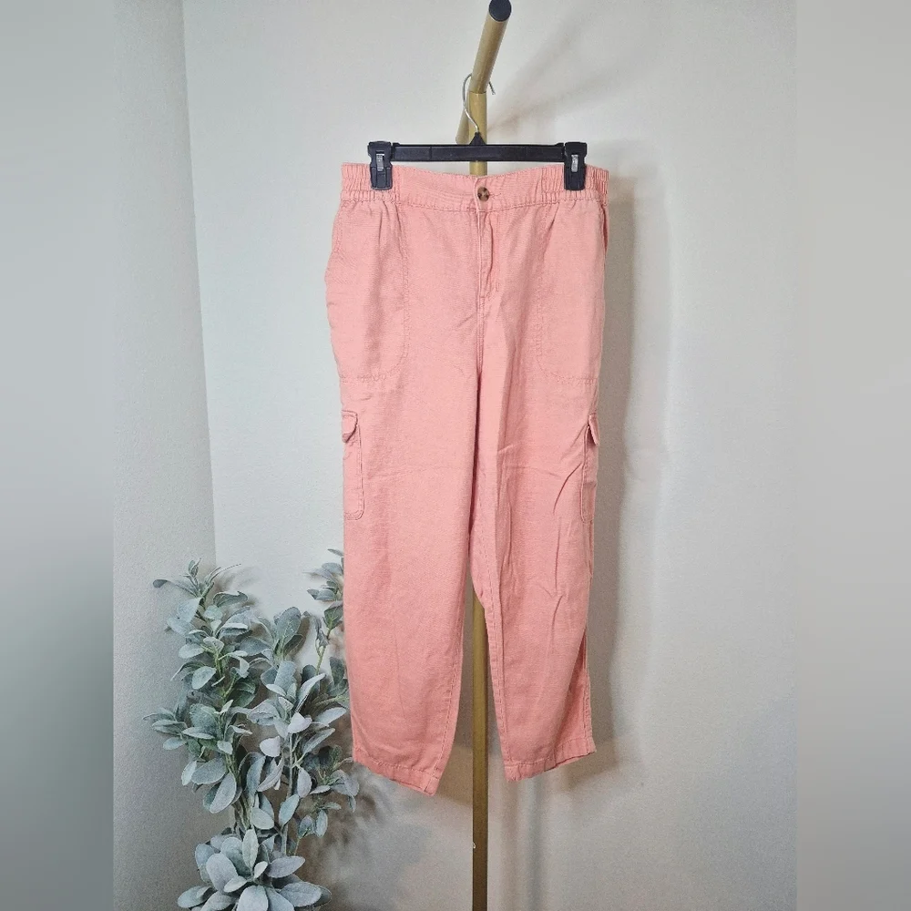 Wonderly Cropped Cargo Pants in Dusty Pink